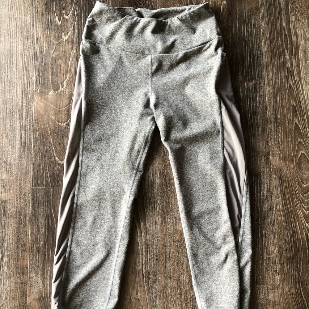 Gym shark leggings size small